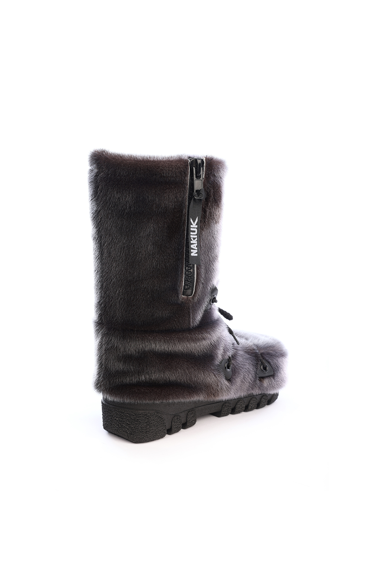 nakiuk bottes