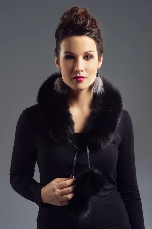 Foulard pompoms Renard Noir (26 PO) |  | BILODEAU Canada