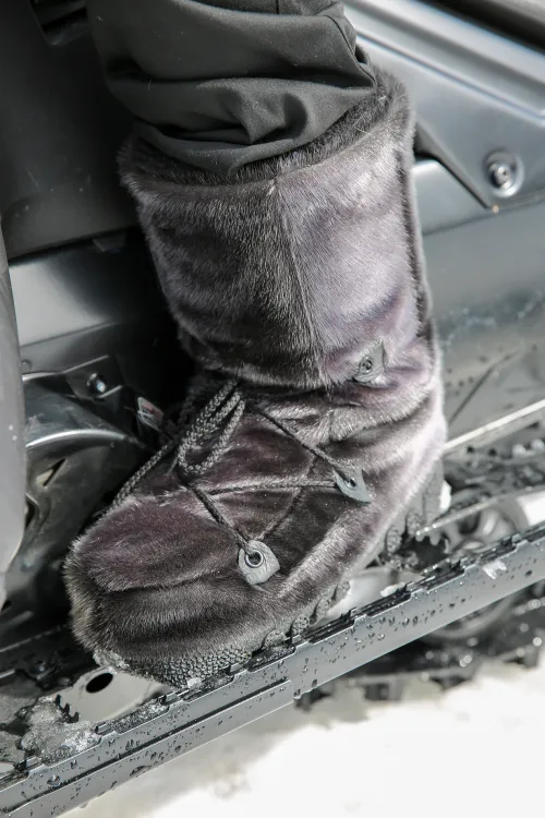 Bottes en fourrure de Loup Marin graphite - Zip coté - Nakiuk régulière | Femmes/Hommes | BILODEAU Canada