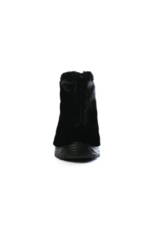 Black Seal fur boots - Traction sole - Akiwe | Winter boots - Urban boots | BILODEAU Canada