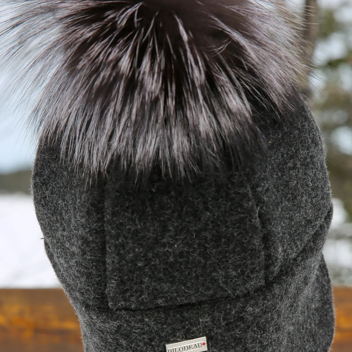 Tuque en lainage charcoal lifestyle 3