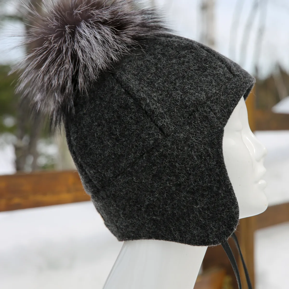 Tuque en lainage charcoal lifestyle 2